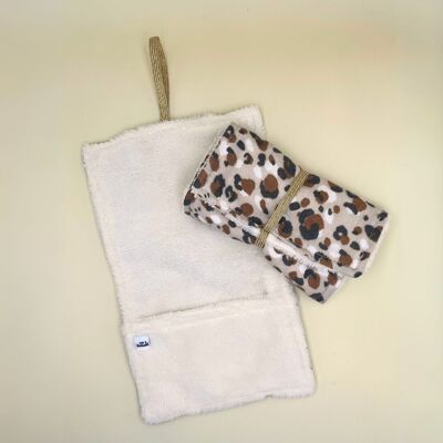 Leopard ultra-absorbent fabric carrying pouch