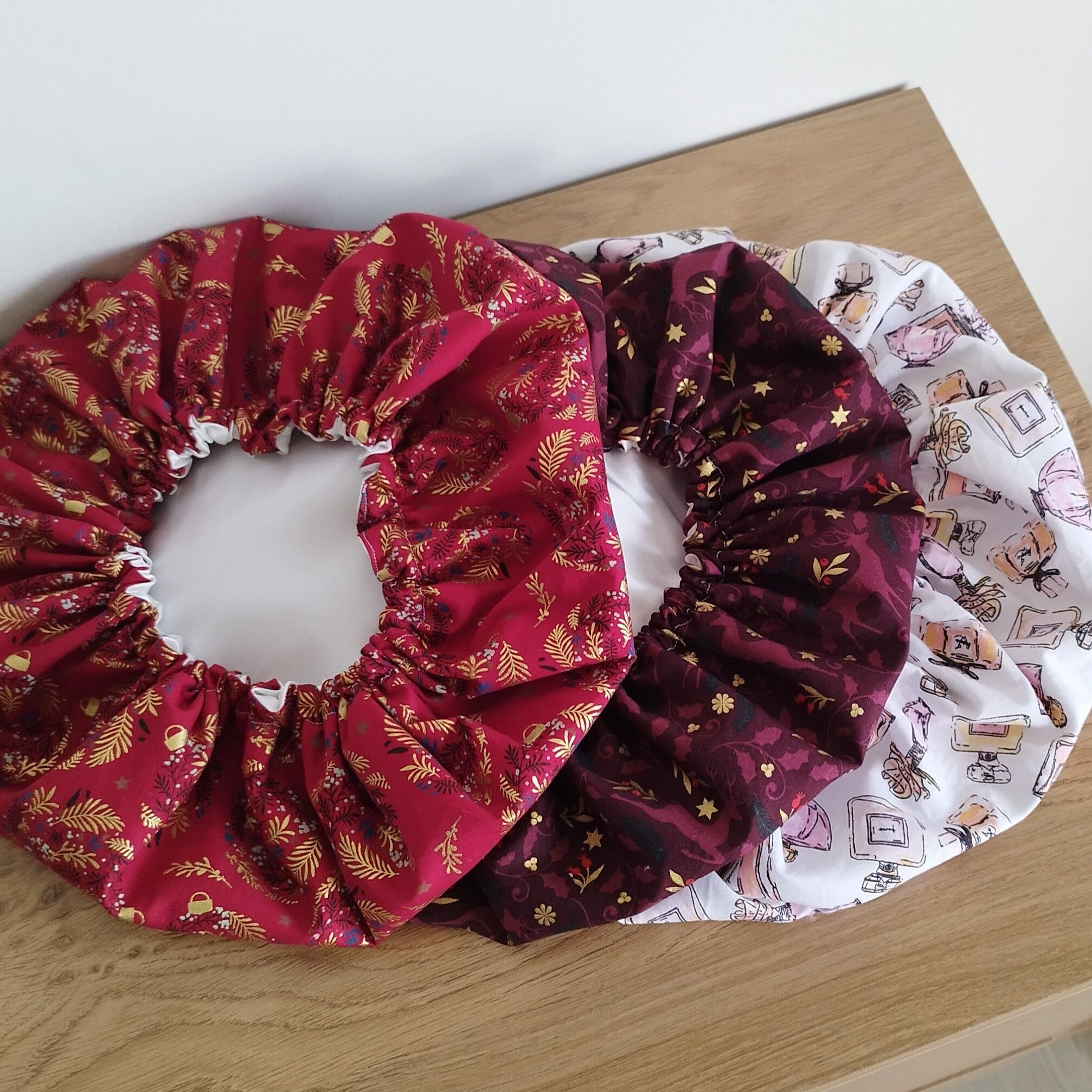 Gorro de noche o de cuidado del cabello de raso.