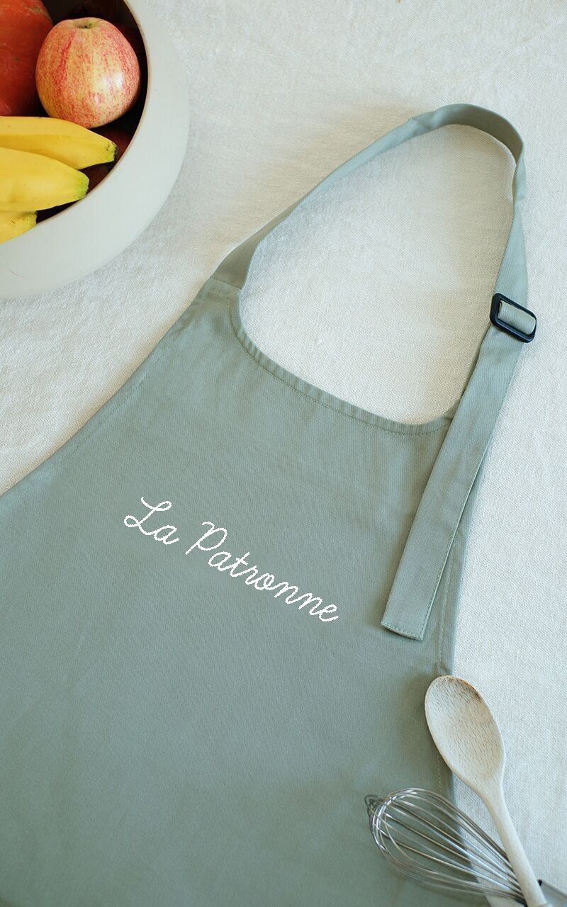 Grembiule ricamato Il boss Verde salvia