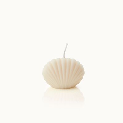 Shell-shaped candle small white