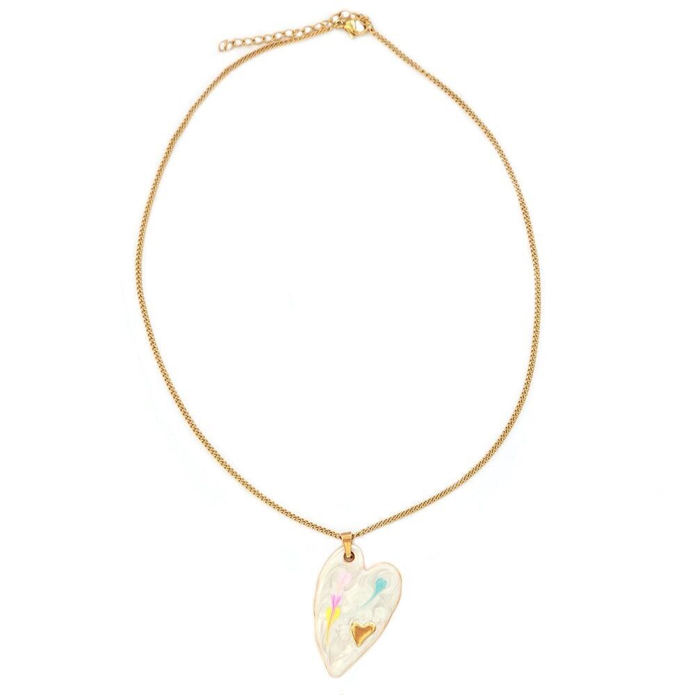 Quadro a forma di cuore con collana