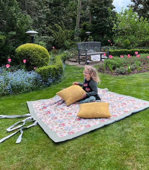 Meadow - XXL picnic blanket - picnic mat 180×160 cm