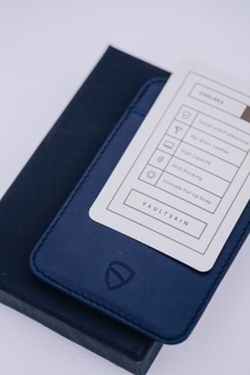 CHELSEA Leather Card Holder with RFID Blocking (Matt Blue)