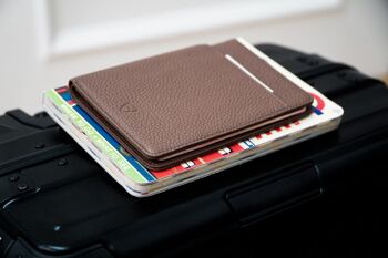 Portefeuille passeport en cuir KENSINGTON avec blocage RFID (marron mat) 2