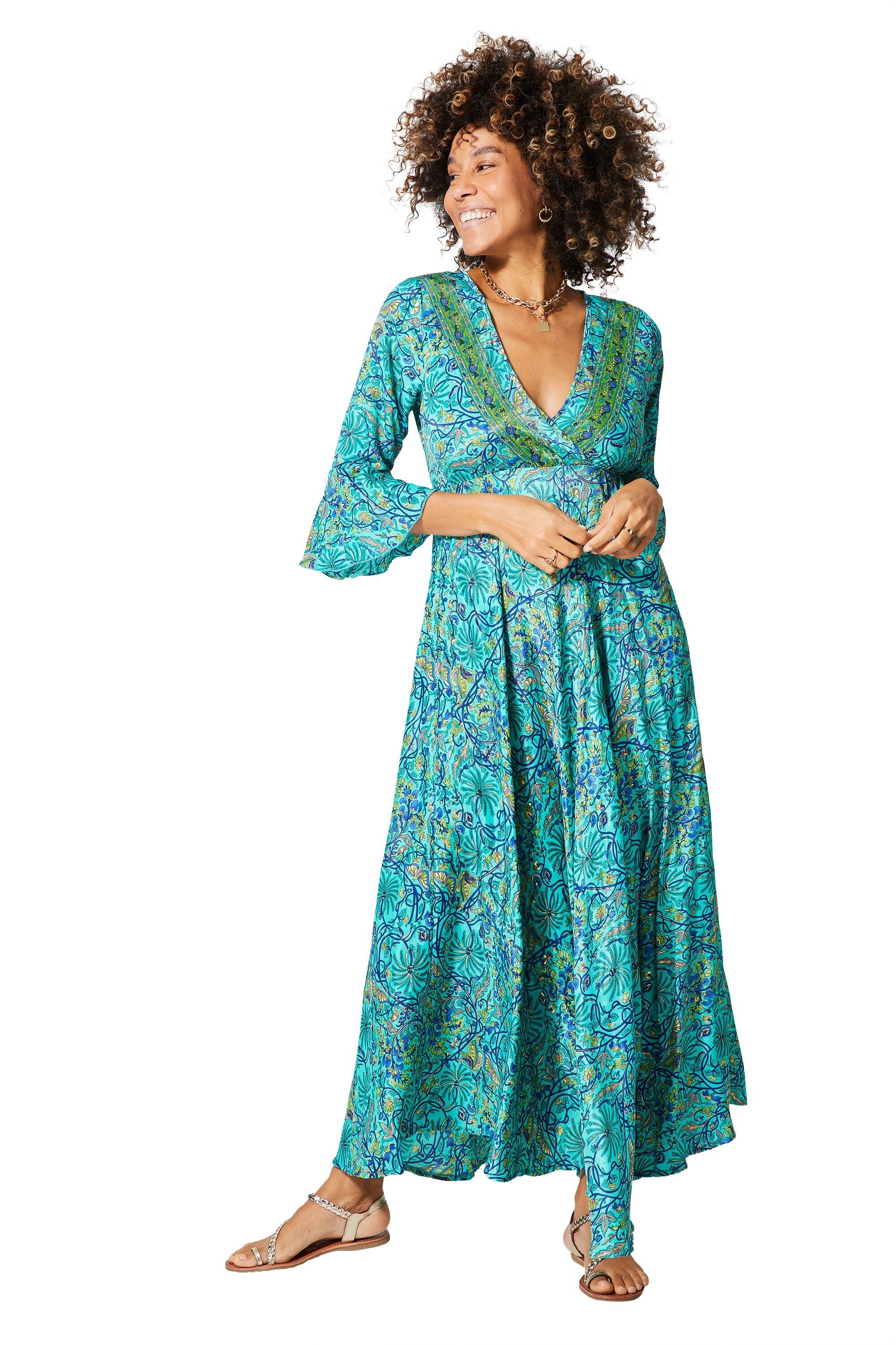 LANGES SOMMERKLEID IM BOHEMIAN-STIL MIT 3/4-ÄRMELN UND GOLDMUSTER MAXIPA2013E