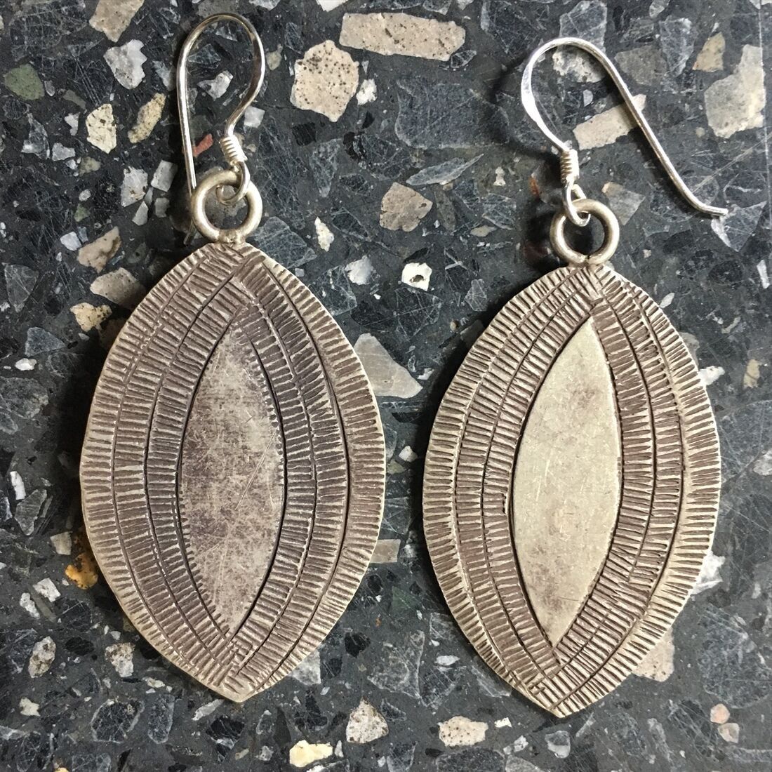 Orecchini con foglie