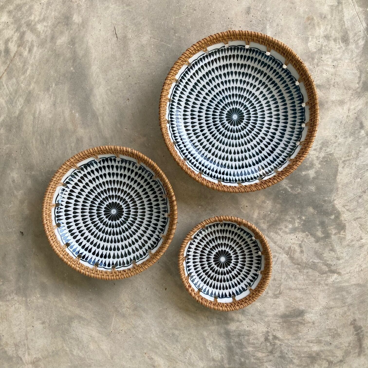 Ceramic and rattan dishes