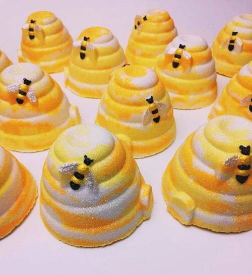 Beehive full Honey Bath Bomb