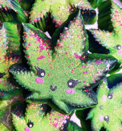 Cute Smiling Green Leaf Bath Bomb