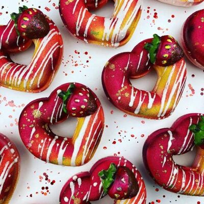 Badebombe mit Erdbeer-Donut