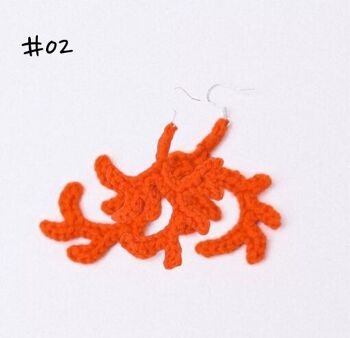 Boucle d’oreille couleur citrouille corail au crochet faite à la main 2