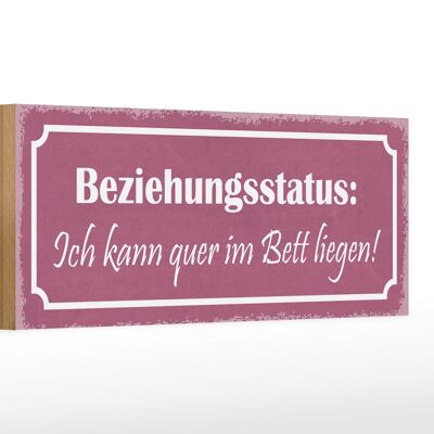 Holzschild Spruch 27x10cm Beziehungsstatus quer im Bett