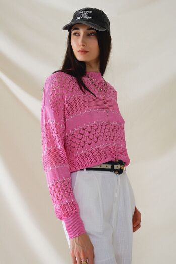 Pull à manches longues et col rond au crochet en rose 4