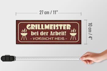 Panneau en bois indiquant 27x10cm Grill master hot at work 4