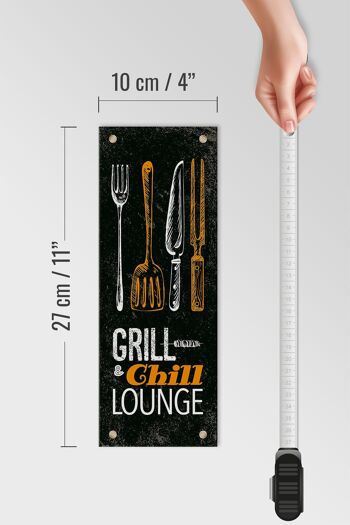 Panneau en bois indiquant Grill & Chill Lounge Grilling 10x27cm 4