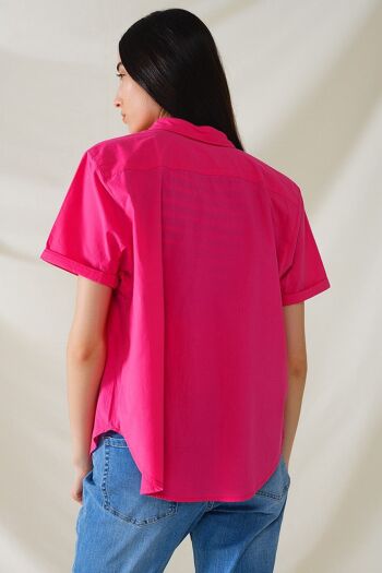 Chemise boutonnée décontractée à manches courtes en fuchsia 2