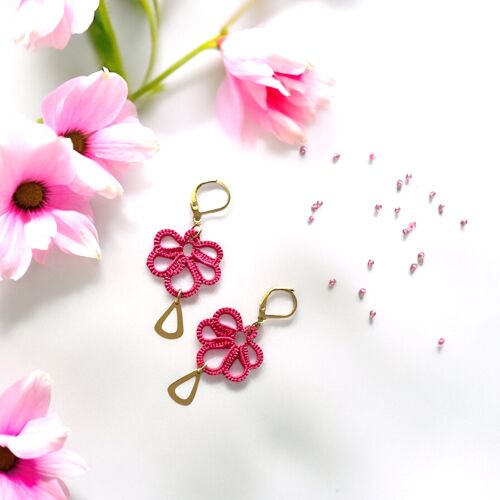 Boucles d'oreilles en dentelle de frivolité (tatting) Ginko avec une pastille ajourée