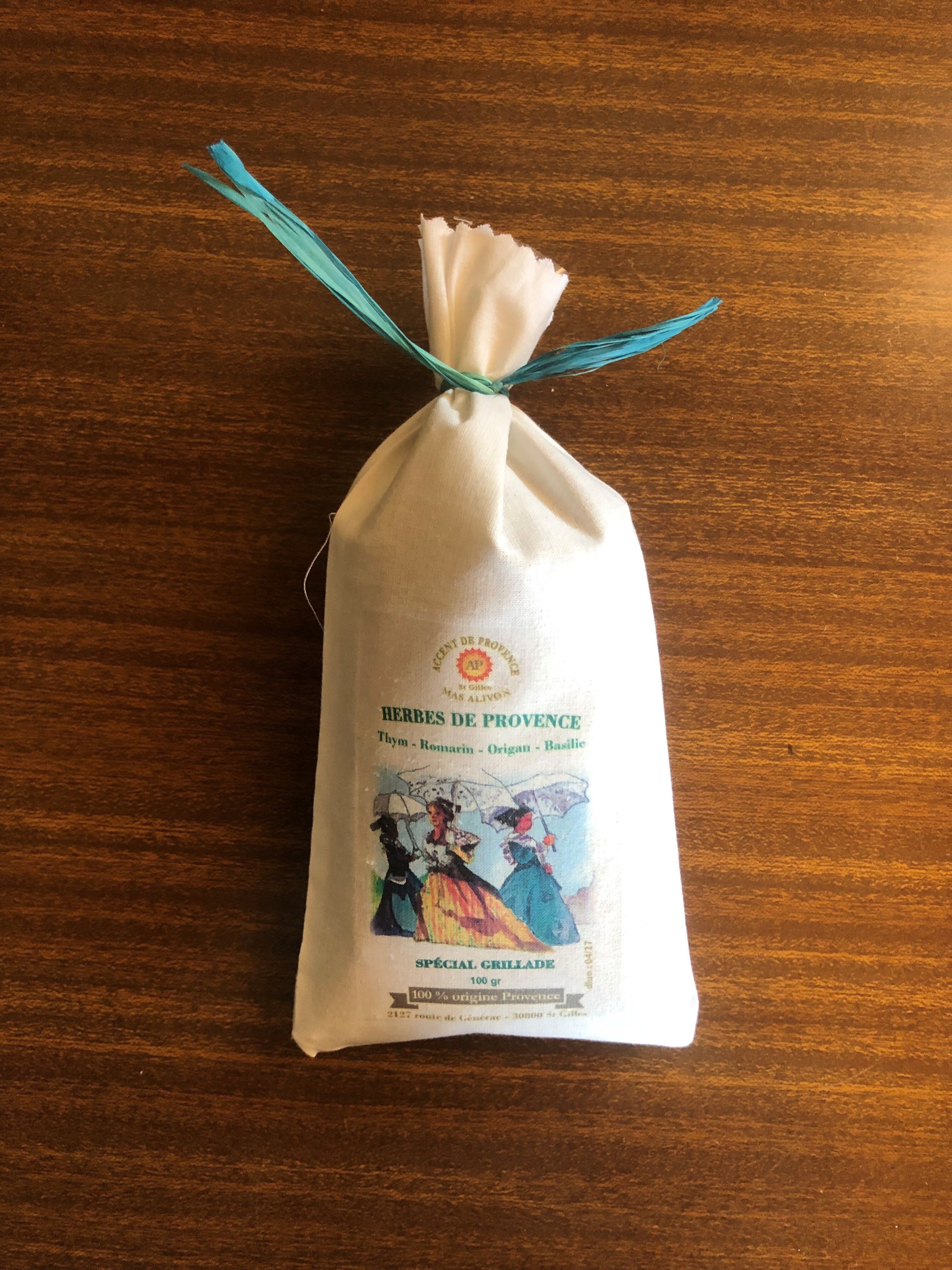 KRÄUTER DER PROVENCE IN EINEM STOFFBEUTEL MIT LES ARLESIENNE-DEKOR 100GR