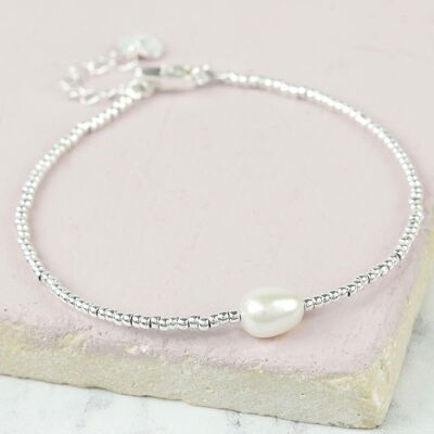 Dainty Seed Bead &amp; Pearl Bracelet in Silver