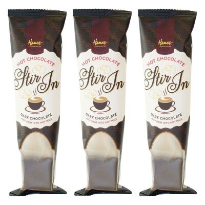 Agitador de chocolate negro caliente envuelto en flujo