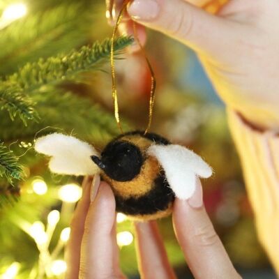 Décoration à suspendre en feutre d'abeille