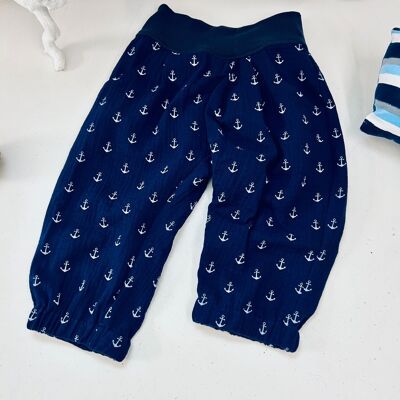 Pantaloni in mussola Janni per neonati e bambini in blu scuro con motivo ad ancora, pantaloni per bambini, pantaloni estivi per bambini