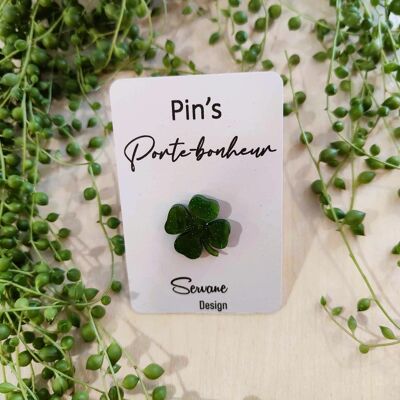"Amuleto de la suerte" de Pin - Verde hierba nacarada
