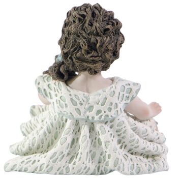 Figurine en porcelaine Leonora, petite fille en robe de dentelle verte 2