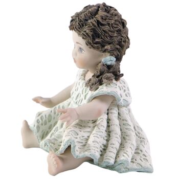 Figurine en porcelaine Leonora, petite fille en robe de dentelle verte 3