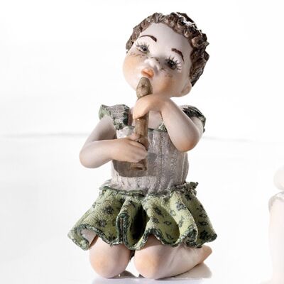 Figura de porcelana Erica, niña flautista