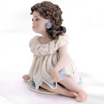 Figurine en porcelaine Fiammetta, jeune fille en robe bleue et dentelle 6
