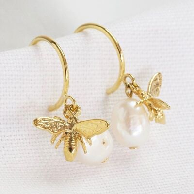 Boucles d'oreilles créoles perle et abeille en or