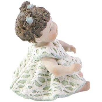 Figurine en porcelaine Thé, petite fille en robe de dentelle verte 2