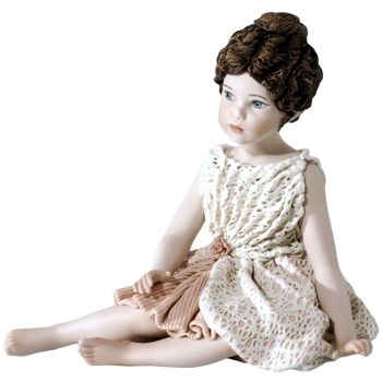 Figurine en porcelaine Dalia, jeune fille en robe rose et dentelle 2