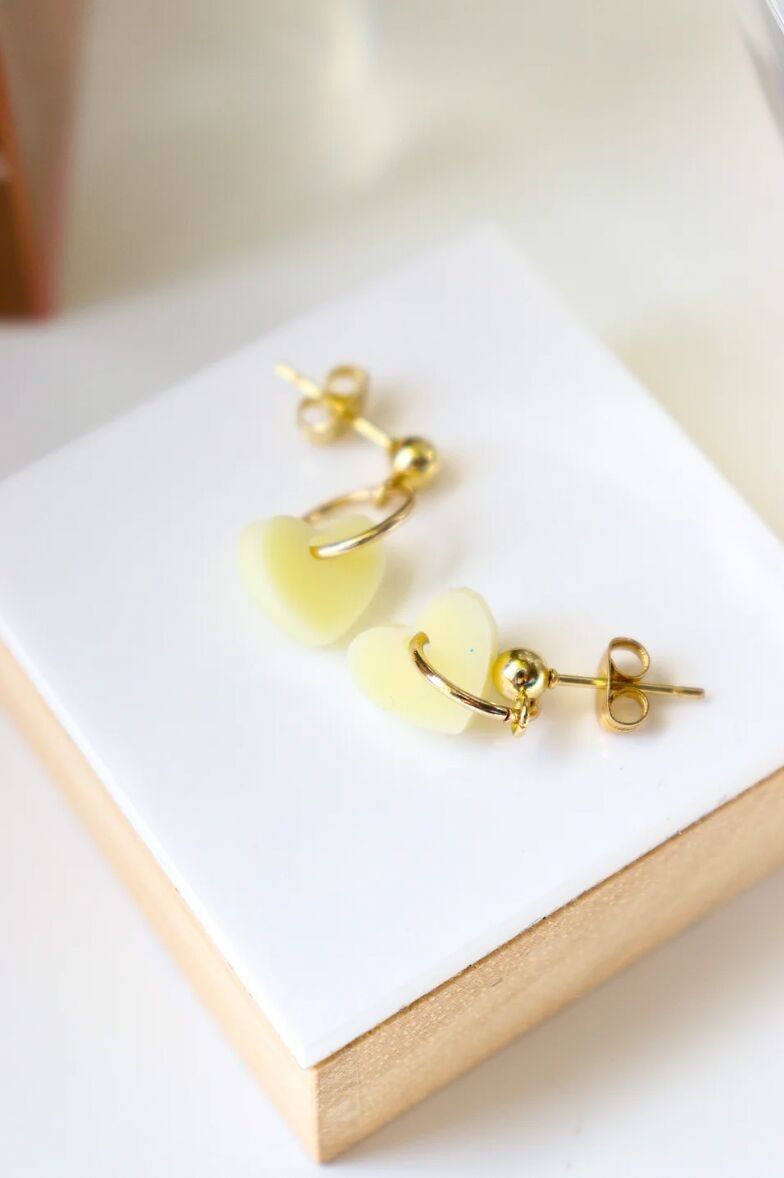 Lucie pastellgelbe Ohrringe