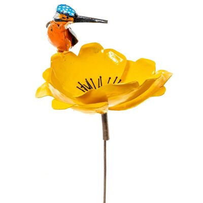 Martin-pêcheur en métal sur grande fleur de coquelicot jaune
