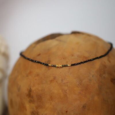 Collar gargantilla espinela