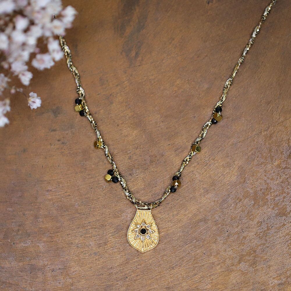 Geflochtene Halskette mit Polki-Diamant-Anhänger