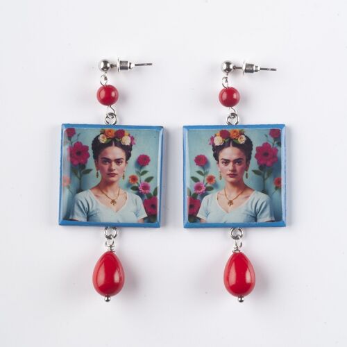 Orecchini in legno Frida Kahlo quadrati azzurri con goccia e perla rossa
