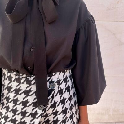 Blusa nera a sbuffo