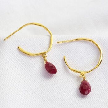 Boucles D'oreilles Créoles January Rouge Grenat Plaqué Or 14ct