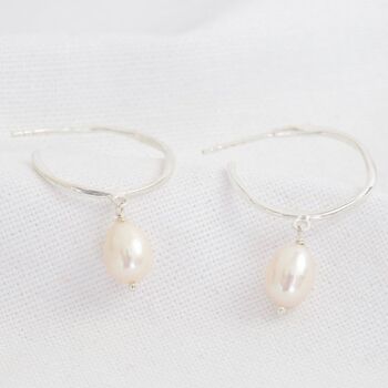 Boucles d'oreilles créoles en perles June en plaqué or 14 carats