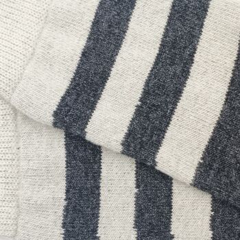 Chaussettes montantes Miss Plain en laine - Rayures gris foncé - Optique 3