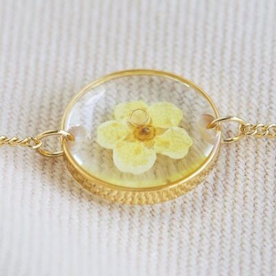 Charm-Armband mit gepresster Geburtsblume in Gold - April