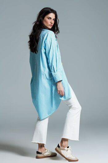 Blouse oversize bleu clair à rayures blanches 5