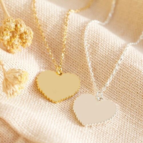 Scalloped Edge Heart necklace in Gold
