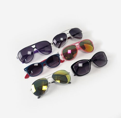 Various sunglasses for men and women - mixed models