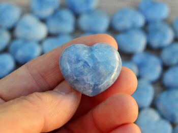 Lot de 10 mini cœurs en cristal de calcite bleue (30 mm) 3