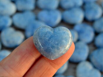 Lot de 10 mini cœurs en cristal de calcite bleue (30 mm) 7