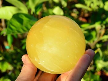 Sphère minérale de calcite citronnée (65 mm - 80 mm) 5